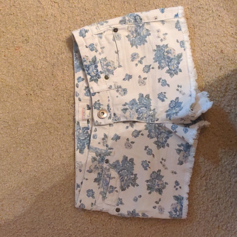 Forever 21 Size 27 Shorts